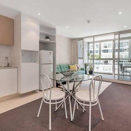 Lovely 1Br Apartment On Morphett With Pool & Wi-Fi Adelaide Exterior foto